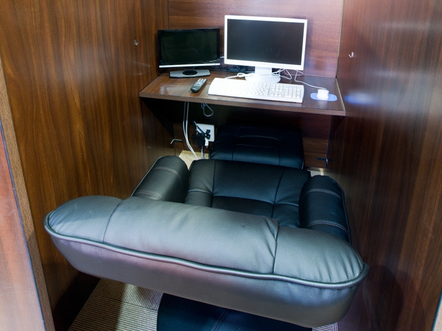 個人スペースも尊重☆全14席あるネットカフェも使用可能。(カリビアンマッサージ 天使のゆびさき:広島/派遣型性感エステティシャン)