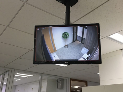 モニターで接客前にお客様を確認でき、万が一知り合いだった場合は断れますので安心です。(昭和屋:梅田(キタ)/熟女系ホテルヘルス)