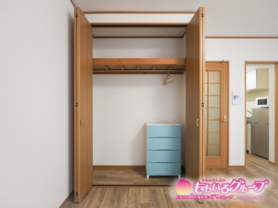 【大容量のクローゼット完備♪】女性には嬉しい大型クローゼットを完備。宿泊時にご利用の際は多くの洋服を収納可能です♪(激安ピーチ:佐賀/激安デリヘル)