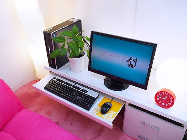 明るくてキレイなルームで楽しいおしゃべりチャットのひと時をご体験ください。チャットの上手なやり方もスタッフがしっかりサポート致しますのでご安心くださいね。(CECIL-OYAMA:小山/佐野/足利(県南)/チャットレディー)